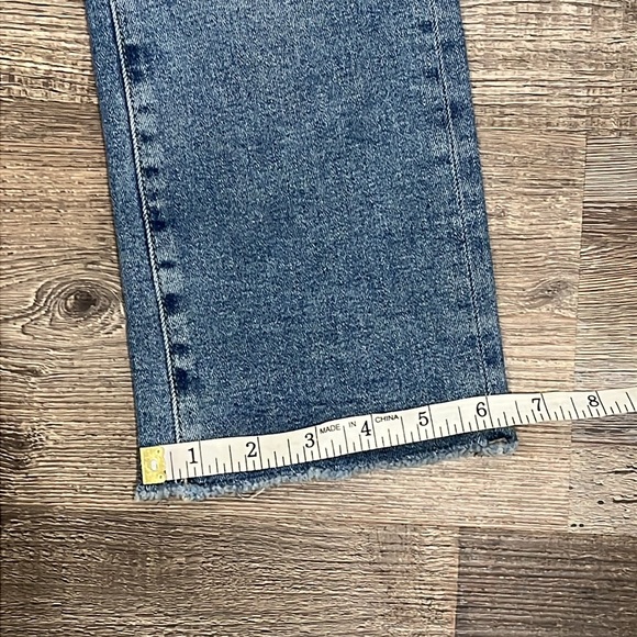 DL1961 Girls denim Jeans. Straight, High Rise. NWT, girls Size 14 - Picture 8 of 13